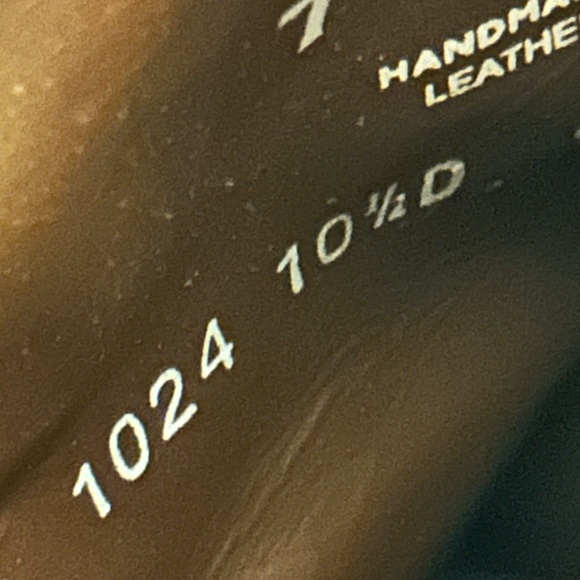 Size 10.5D never worn. Perfect condition. Great with jeans and suits. Grab them! - Picture 5 of 9